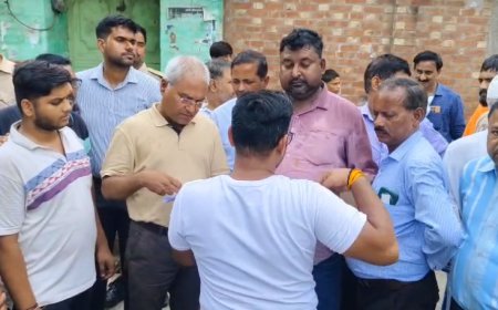 Sanbhal: लक्ष्मी नारायण मंदिर टाइल्स विवाद में नया मोड़, हाईकोर्ट के स्टे के बीच 9 संपत्तियों का प्रशासनिक सत्यापन शुरू