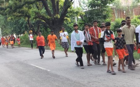 नैमिषारण्य में दूसरे सोमवार से पूर्व उमड़े श्रद्धालु, लखनऊ-सीतापुर लिंक बाईपास पर अंधेरे के बीच यात्रा को मजबूर