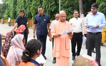 Gorakhpur: घबराइए मत, हर समस्या का होगा समाधान: सीएम योगी ने जनता दर्शन में सुनीं 200 लोगों की फरियाद