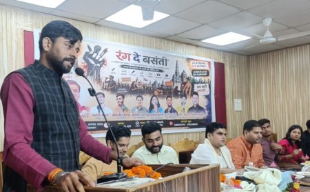 Prayagraj News: 'रंग दे बसंती' अभियान की शुरुआत, प्रयागराज में कवियों ने माफिया संस्कृति पर कसे तंज
