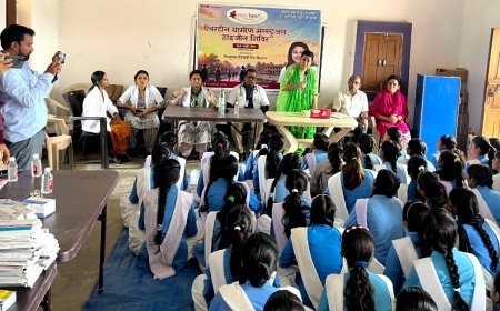 Ballia News: बलिया में स्वतंत्रता दिवस के अवसर पर मासिक धर्म स्वच्छता अभियान, वितरित किए गए सैनिटरी पैड