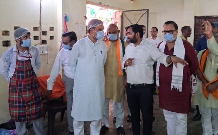 Hardoi: प्रभारी मंत्री ने कल्याणी मसाले इकाई का किया निरीक्षण, अन्य उद्यम स्थापित करने को किया प्रेरित