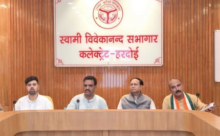Hardoi: बाढ़ की तैयारियों को लेकर प्रभारी मंत्री असीम अरुण ने की समीक्षा, अधिकारियों को दिए अलर्ट रहने के निर्देश