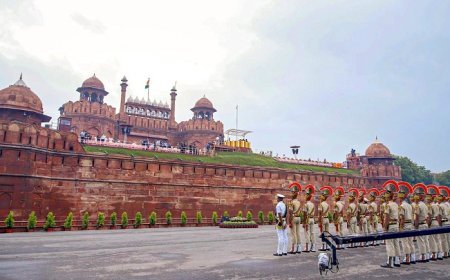 15 अगस्त को दिल्ली में ट्रैफिक डायवर्जन: सुबह 4 से 10 बजे तक लाल किले के आसपास सड़कें बंद, घर से निकलने से पहले देखें एडवाइजरी 