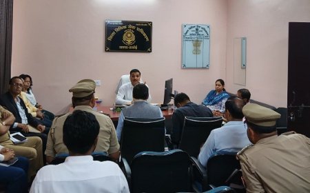 Hardoi: राष्ट्रीय लोक अदालत को सफल बनाने के लिए प्रशासनिक अधिकारियों के साथ बैठक