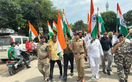 Pilibhit: वंदे मातरम् जय हिंद के जयघोष से गूंजा पीलीभीत
