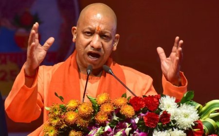 UP News: पीआरडी जवानों को सीएम योगी की बड़ी सौगात, खातों में आएगा वर्दी भत्ता, मिलेगा कैशलेस इलाज