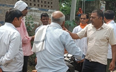 Hathras: नाली निर्माण को लेकर ग्रामीणों में तकरार, अफसरों की समझाइश के बाद शुरू हुआ काम