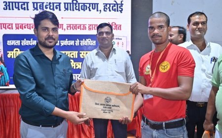 Hardoi: हरदोई में आपदा मित्र व होमगार्ड स्वयंसेवकों का रिफ्रेशर प्रशिक्षण शुरू, किट वितरित