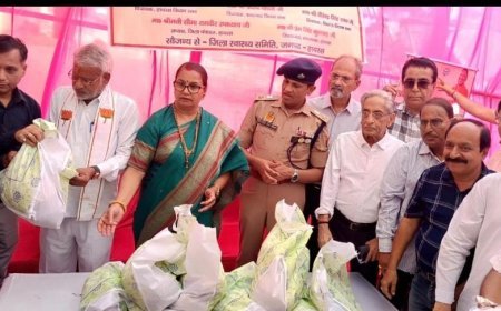 Hathras News: हाथरस में टीबी मुक्त भारत अभियान को गति, 25 मरीजों को बांटी गई पोषण पोटली किट