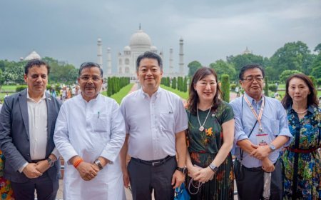 जापान के यामानाशी प्रान्त के 240 सदस्यीय उच्चस्तरीय दल ने किया ताज महल का दीदार, पारंपरिक मयूर नृत्य से हुआ भव्य स्वागत