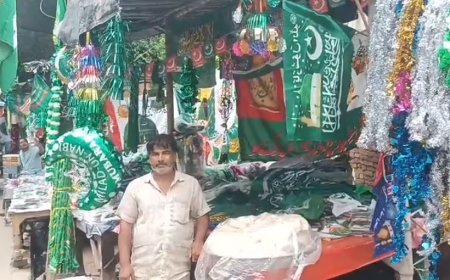 Sambhal: जुलूस-ए-मोहम्मदी को लेकर सजा सम्भल का बाजार, सजावटी सामान और इस्लामिक झंडों की बढ़ी मांग