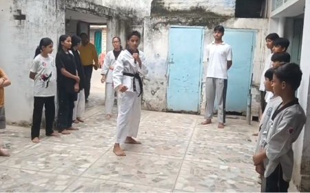 सम्भल के तीन होनहार ताइक्वांडो खिलाड़ियों ने रचा इतिहास, दक्षिण कोरिया के कुक्कीवॉन से हासिल की ब्लैक बेल्ट