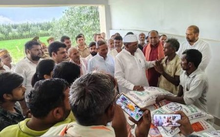 यूपी में बाढ़ राहत कार्य तेज: राहत आयुक्त ने शिविरों का लिया जायजा, अयोध्या-आजमगढ़ में नदियां उफान पर