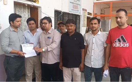 Sambhal: पैसे पूरे, नेटवर्क जीरो! टेलीकॉम कंपनियों पर भड़की आजाद अधिकार सेना, राष्ट्रपति के नाम सौंपा ज्ञापन