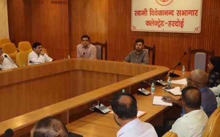 Hardoi: चीनी की बढ़ती कीमतों पर डीएम अनुनय झा सख्त, मिलों से एजेंटों की सूची तलब