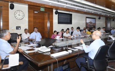 यूपी में 4,104 करोड़ रुपये के औद्योगिक निवेश को हरी झंडी, मुख्य सचिव ने आठ मेगा प्रोजेक्ट्स को दी एलओसी मंजूरी