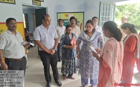 Hardoi: हरदोई में सीडीओ का औचक निरीक्षण, स्कूल और आंगनबाड़ी केंद्र में मिलीं खामियां; तीन कर्मचारियों का वेतन बाधित, तीन को आरोप पत्र