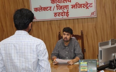 Hardoi: डीएम अनुनय झा ने जनसुनवाई में सुनीं 55 शिकायतें, अधिकारियों को त्वरित और गुणवत्तापूर्ण निस्तारण के दिए निर्देश