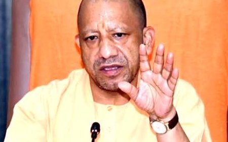 यूपी में विकास कार्यों में देरी पर नकेल, सीएम योगी ने तय की अफसरों की जवाबदेही