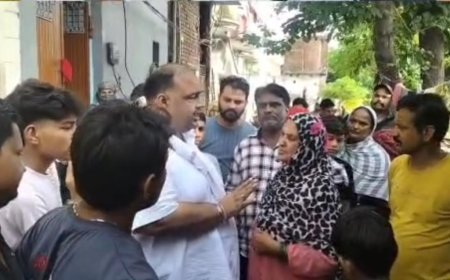 Saharanpur News Today: तकिया प्रकरण पर सियासत तेज, टिंकू अरोड़ा ने भाजपा विधायक पर लगाया माहौल बिगाड़ने का आरोप