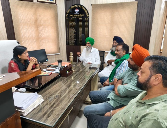 बाजपुर चीनी मिल का पेराई सत्र समय से शुरू करने की मांग: भाकियू ने एसडीएम से की मुलाकात, स्क्रैप मामले पर दिया जोर