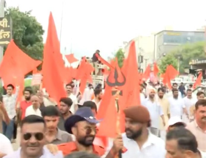 Karni Sena Protest in Jaipur: यूजीसी के नियमों के खिलाफ करणी सेना का जयपुर में बड़ा प्रदर्शन, कानून वापस लेने की मांग