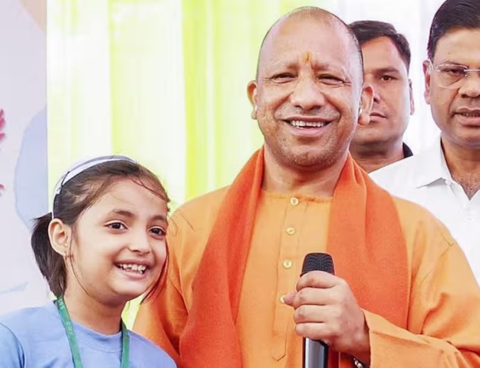 यूपी में 15,613 आंगनबाड़ी केंद्र परिषदीय विद्यालयों में होंगे स्थानांतरित, बुनियादी शिक्षा को मिलेगी नई मजबूती