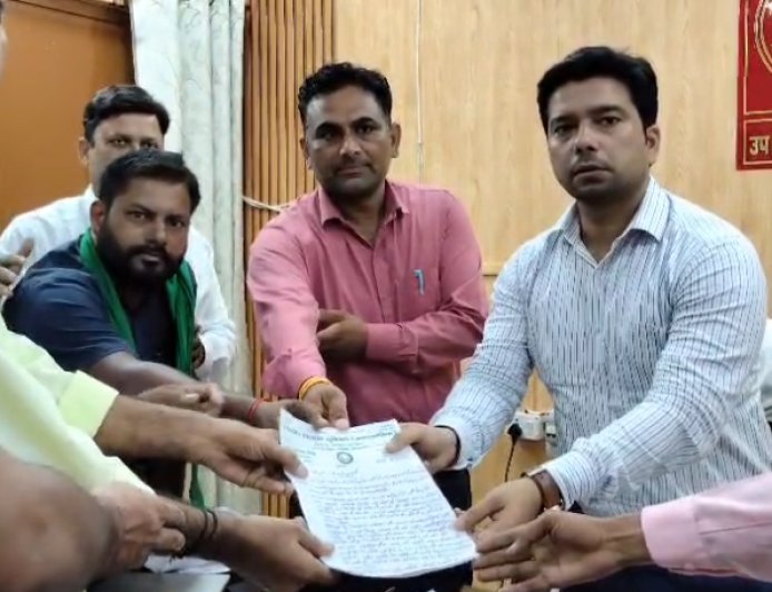 Sambhal: किसानों का हुंकार! मक्का खरीद, बिजली और ब्याज छूट को लेकर भाकियू ने सौंपा ज्ञापन