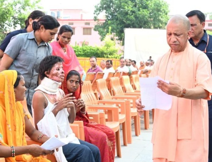 गोरखपुर में 'मातृ सेवा' मॉडल बना वरदान, हाई रिस्क गर्भवती महिलाओं को मिल रहा नया जीवन