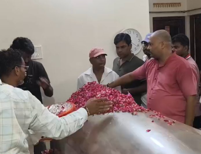 BSP MLA Umashankar Singh Last Rites: बसपा के इकलौते विधायक उमाशंकर सिंह का बलिया में अंतिम संस्कार, बेटे ने दी मुखाग्नि
