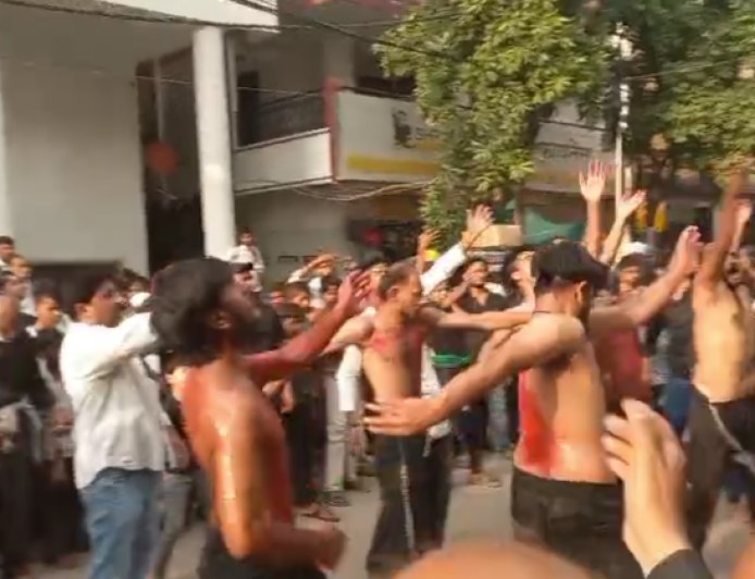 बलिया में अकीदत के साथ निकला चेहल्लुम का जुलूस, या हुसैन की सदाओं के बीच गूंजा शहर