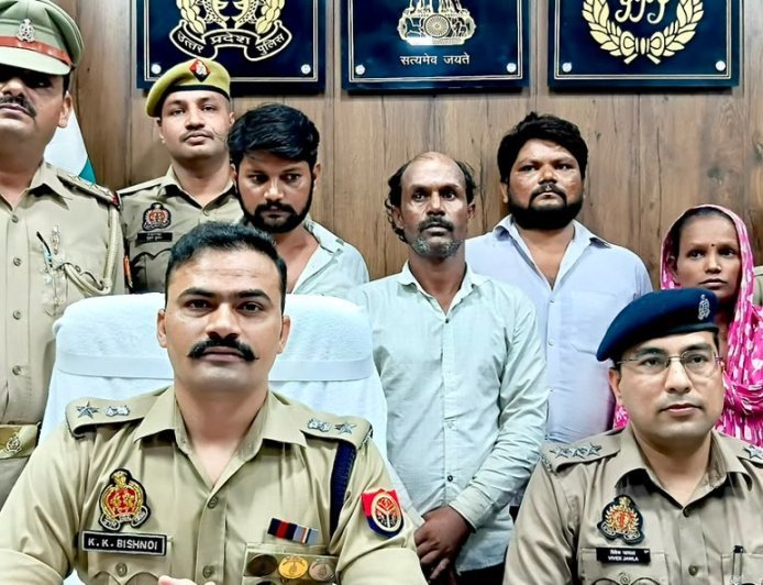 अंधों की मदद के नाम पर टप्पेबाजी का खेल! चंदौसी पुलिस ने अंतरराज्यीय गैंग का किया पर्दाफाश