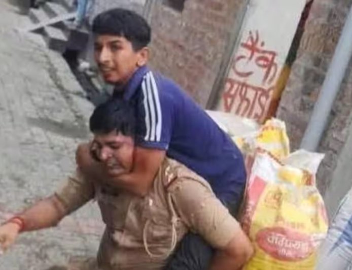 Lucknow Crime: लखनऊ में नगर निगम टीम पर जानलेवा हमला, उपनिरीक्षक की गर्दन दबाकर की अभद्रता, जांच शुरू
