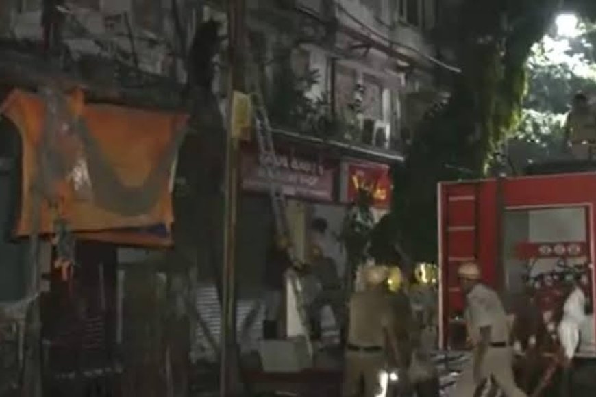 Kolkata Hotel Fire: कोलकाता के होटल में भीषण आग से 9 लोगों की मौत, छत पर भागकर बची कई जानें