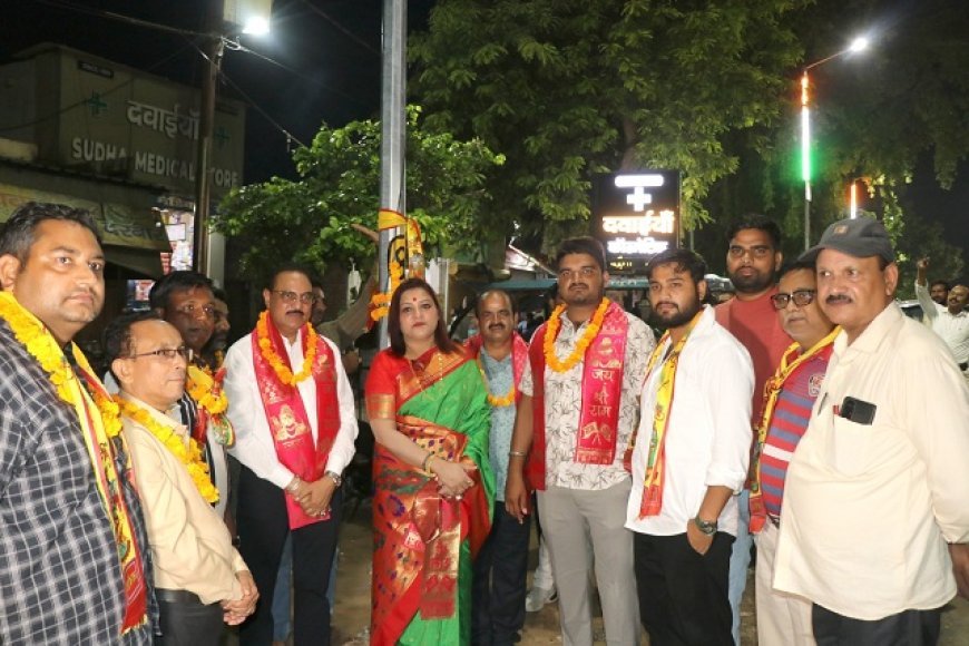 Hathras: सावन में श्रद्धालुओं को मिली बड़ी सौगात, अलीगढ़ रोड पर जलीं आधुनिक एलईडी स्ट्रीट लाइटें