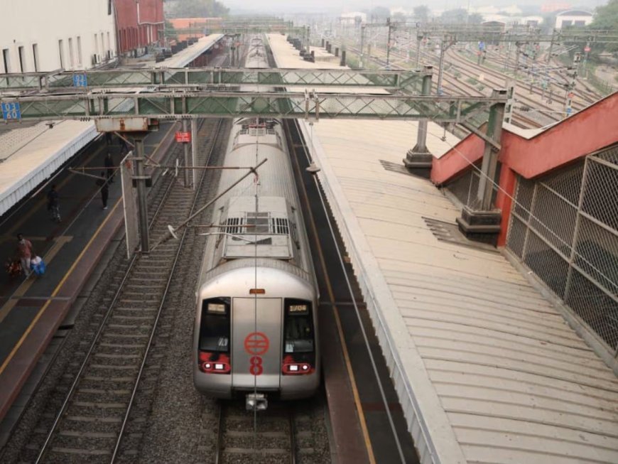 DMRC New Plan: दिल्ली मेट्रो के 13 स्टेशनों पर बनेंगे नए FOB, बिना टिकट आसानी से सड़क पार कर सकेंगे पैदल यात्री