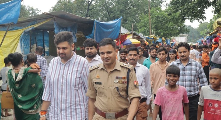 Hardoi: श्रावण के प्रथम सोमवार पर सकाहा शिव मंदिर पहुंचे डीएम-एसपी, कांवड़ यात्रा की सुरक्षा व व्यवस्थाओं का लिया जायजा