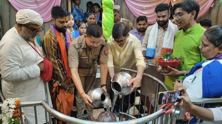 सावन के पहले सोमवार पर पीलीभीत में उमड़ा शिवभक्तों का जनसैलाब: डीएम-एसपी ने किया जलाभिषेक, सुरक्षा व्यवस्था का लिया जायजा