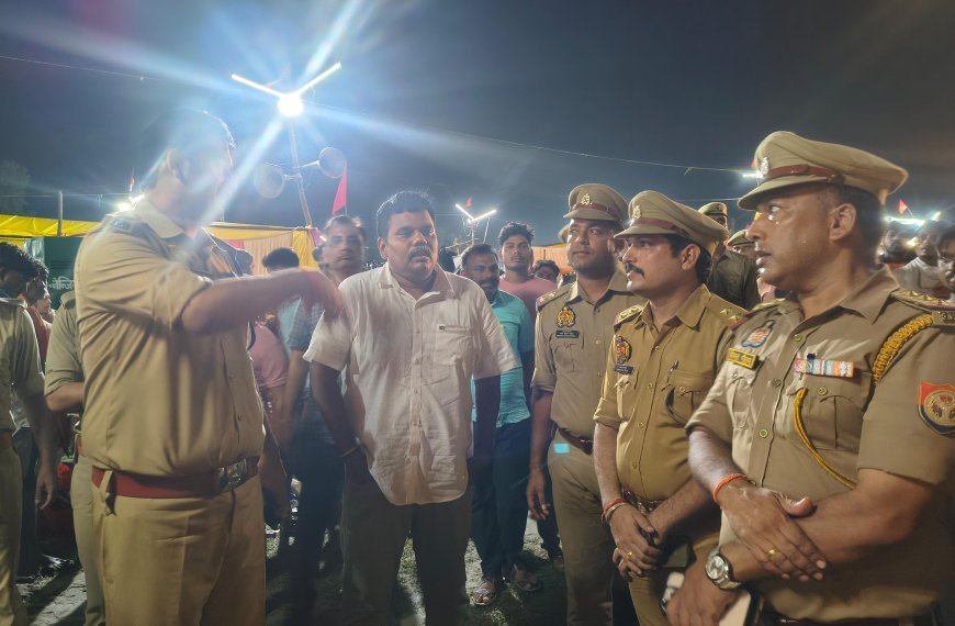 श्रावण मास में चहलारी घाट पहुंचे डीएम और एसपी: श्रद्धालुओं की सुरक्षा को लेकर व्यवस्थाओं का लिया जायजा