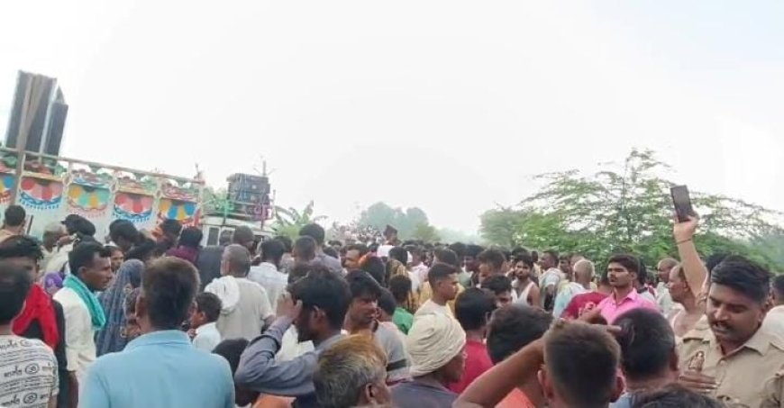 सीतापुर में कांवड़ यात्रा के दौरान बड़ा हादसा: हाईटेंशन लाइन की चपेट में आया वाहन, दो श्रद्धालुओं की मौत और चार घायल