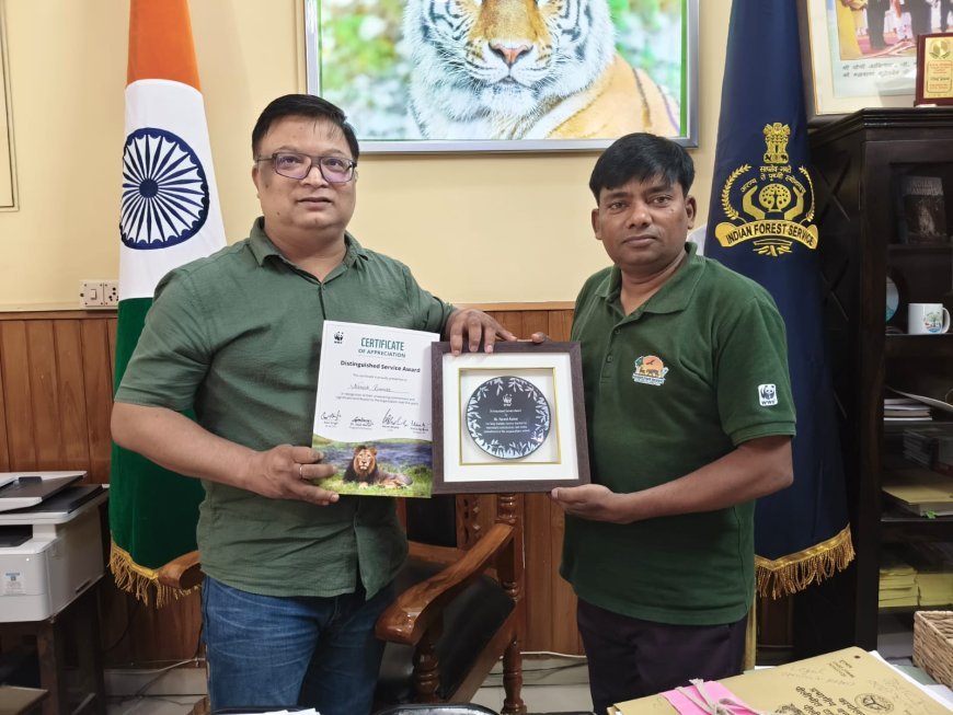 नरेश कुमार लोधी को डब्ल्यूडब्ल्यूएफ इंडिया का विशिष्ट सेवा सम्मान, पीलीभीत टाइगर रिजर्व में डीएफओ ने सौंपा पुरस्कार