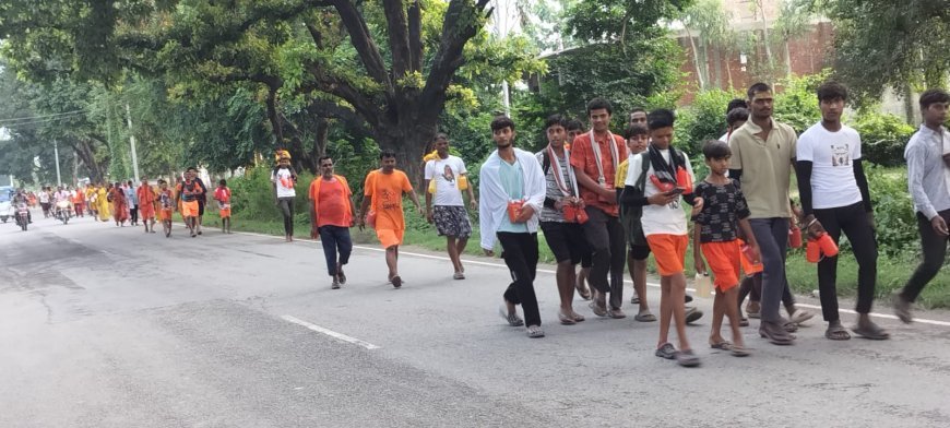 नैमिषारण्य में दूसरे सोमवार से पूर्व उमड़े श्रद्धालु, लखनऊ-सीतापुर लिंक बाईपास पर अंधेरे के बीच यात्रा को मजबूर