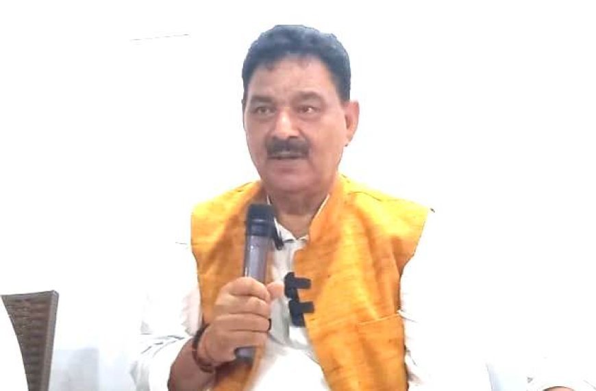 Ballia News: विनोद राय के परिजनों को न्याय दिलाना प्राथमिकता, पूर्व मंत्री नारद राय ने की निष्पक्ष जांच की मांग
