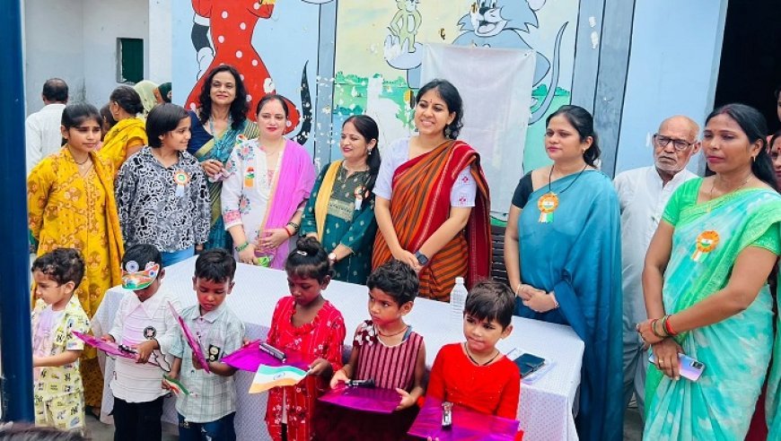 Hardoi: तिरंगे की छांव में गूंजा देशभक्ति का संदेश, एसडीएम नारायणी भाटिया ने बच्चों संग मनाया 80वां स्वतंत्रता दिवस