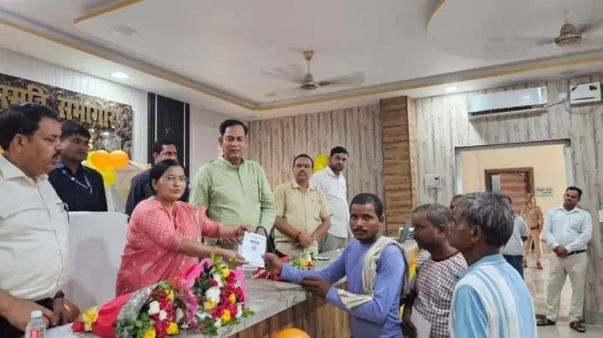 Hardoi: राशन विक्रेताओं को योगी सरकार की बड़ी सौगात, लाभांश ₹90 से बढ़कर ₹125 प्रति कुंतल