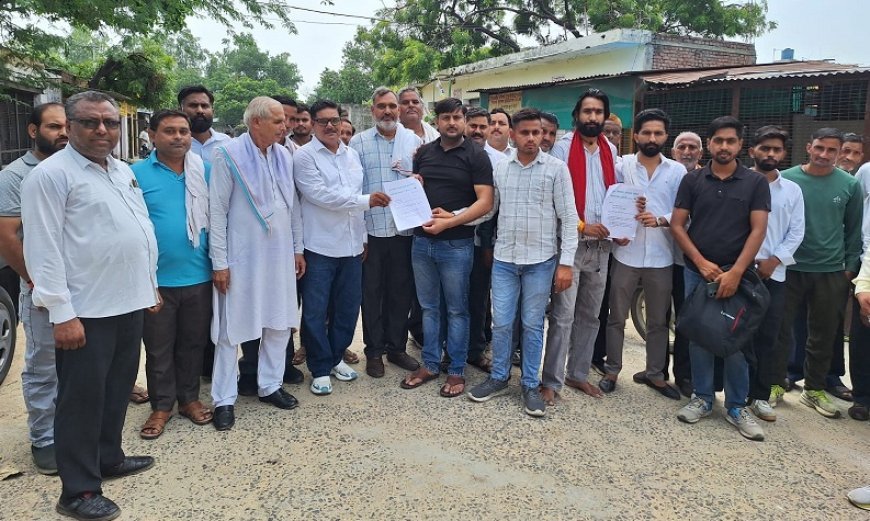 Hathras: बिधैपुर के पास एक्सप्रेसवे पर कट और लिंक रोड की मांग