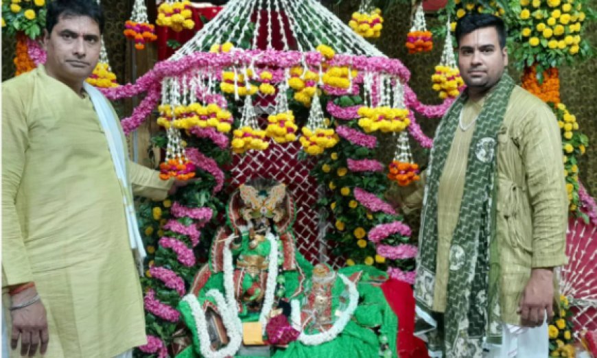Saharanpur News: देवबंद के राधावल्लभ मंदिर में सजा भव्य फूल बंगला, झूला उत्सव में भजनों पर झूमे भक्त