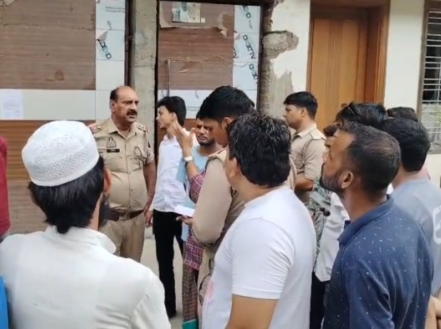 सपा विधायक से जुड़े भवन पर ध्वस्तीकरण की कार्रवाई, 15 दिन में निर्माण हटाने का आदेश