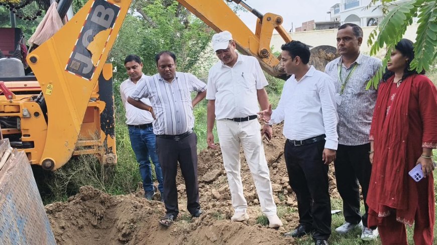 Mathura News: मथुरा में जहरीले केमिकल से बन रहा था पनीर, FSDA ने 500 किलो पनीर और 2000 लीटर दूध किया नष्ट